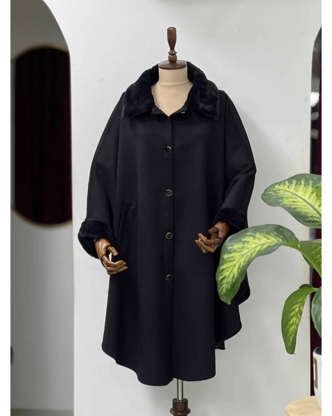 Foklu Hakim yaka Asil panço